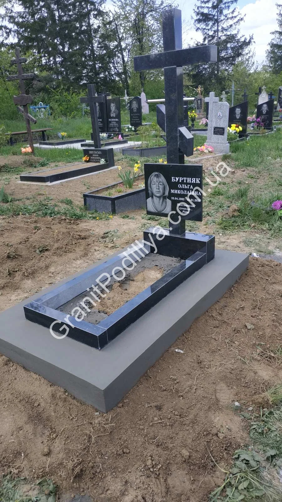 Одинарний пам'ятник з граніту - Кам'янець-Подільський | GranitPodillya